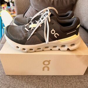 ON Cloudrunner 2 Running Shoes